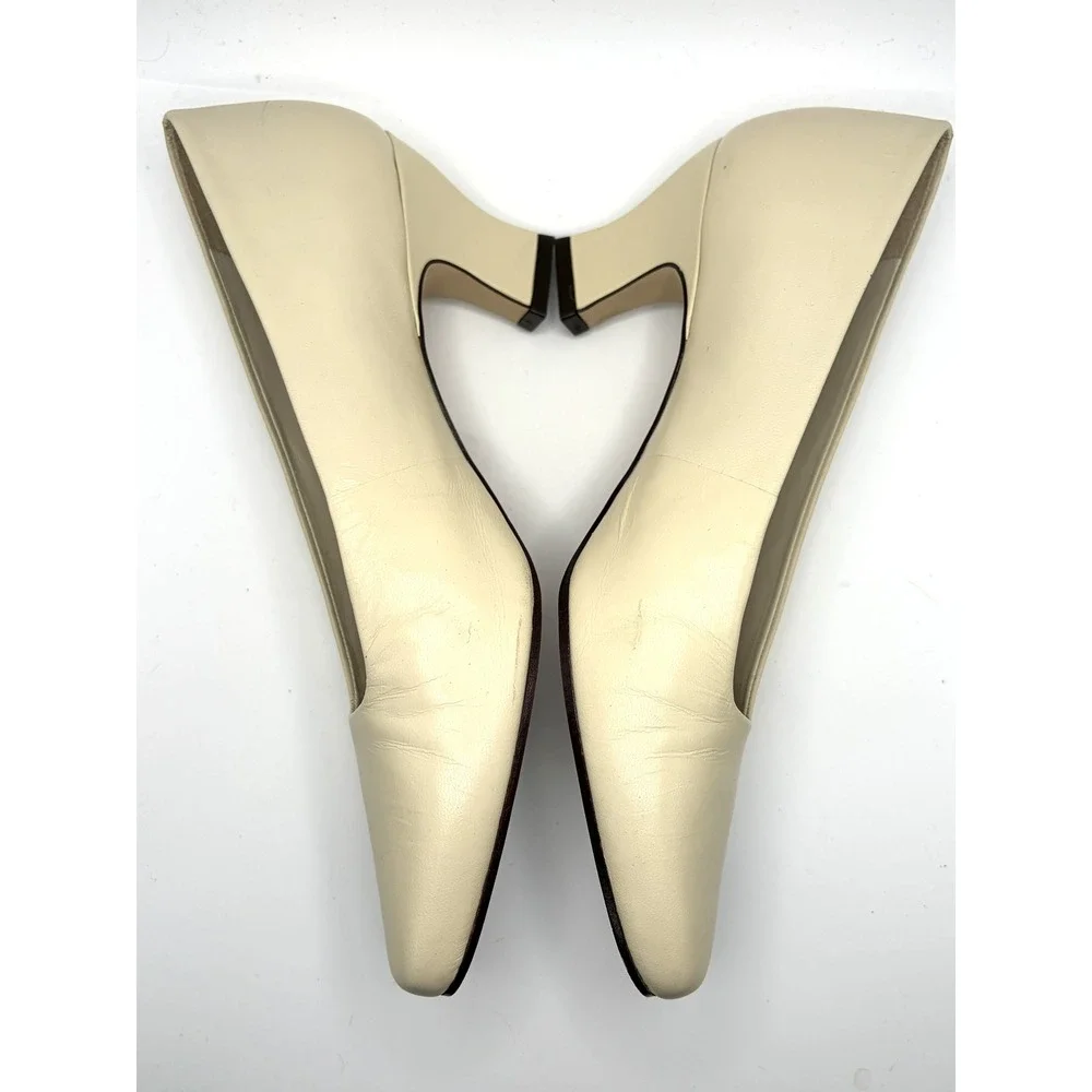 Vintage Enzo Angiolini Ivory Leather Square Toe Pumps Low Heel 90s Y2K Size 71/2